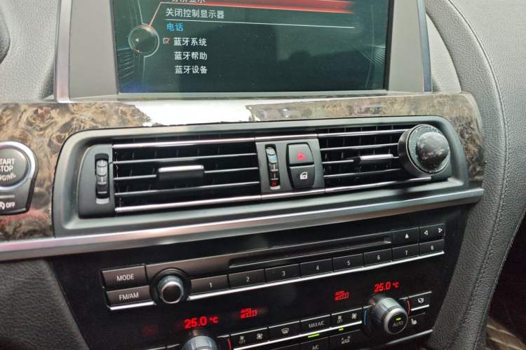 Used BMW 6 Series 2013 640i Coupe Audio And AC Panel