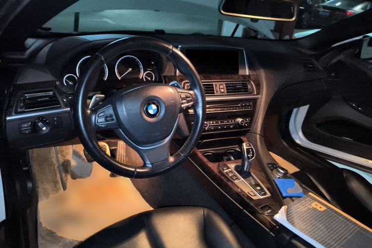 Used BMW 6 Series 2013 640i Convertible Coupe Center Console