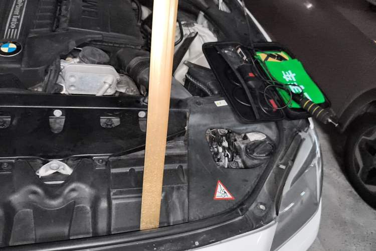 Used BMW 6 Series 2013 640i Convertible Coupe Engine Bay Left