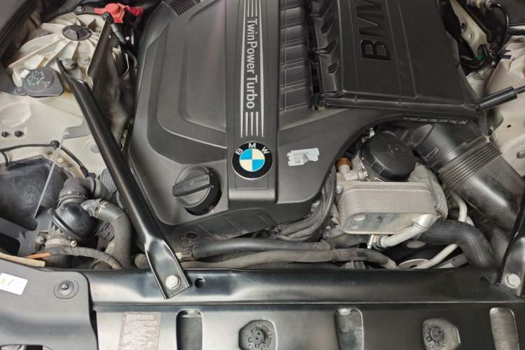 Used BMW 6 Series 2013 640i Coupe Engine Bay Right