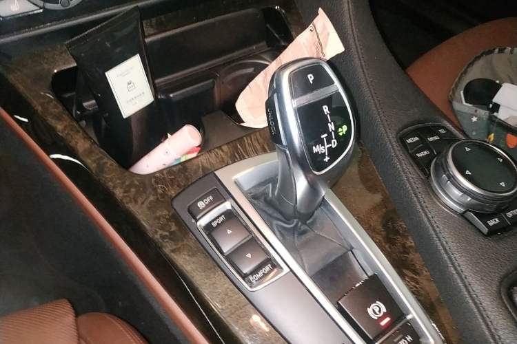 Used BMW 6 Series 2013 Facelift 640i Gran Coupe Gear Lever