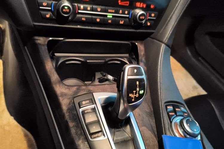 Used BMW 6 Series 2013 640i Convertible Coupe Gear Lever