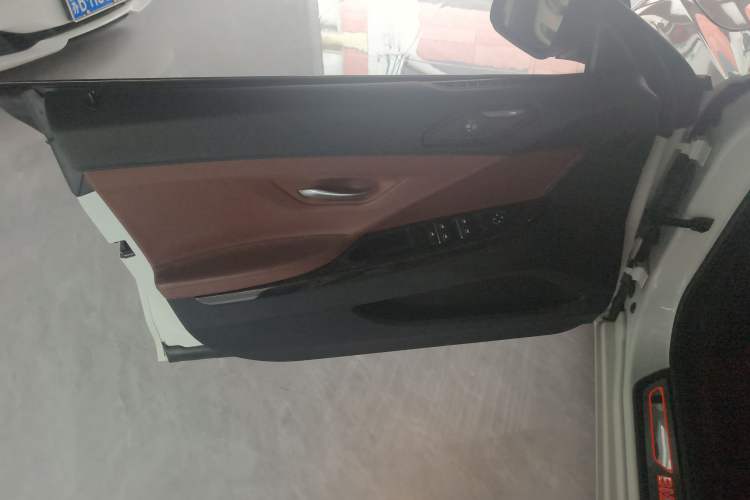 Used BMW 6 Series 2013 Facelift 640i Gran Coupe Interior 11