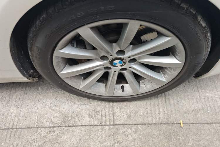 Used BMW 6 Series 2013 640i Coupe Right Front Wheel Hub