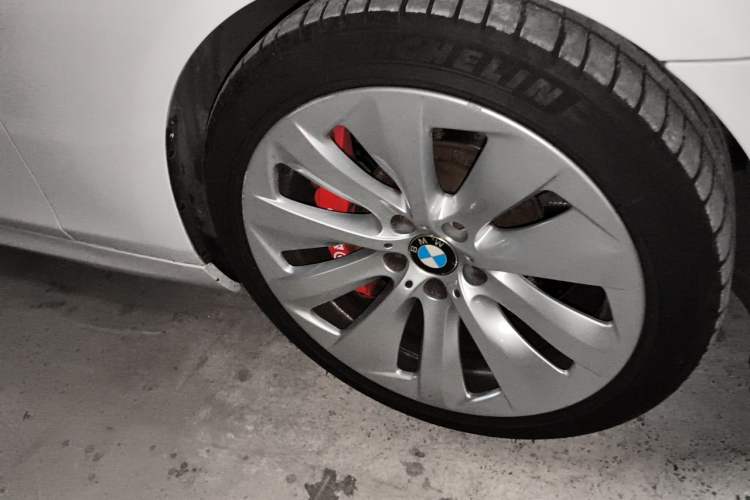Used BMW 6 Series 2013 640i Convertible Coupe Right Front Wheel Hub