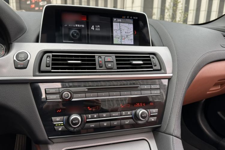 Used BMW 6 Series 2016 640i xDrive Convertible Coupé Audio And AC Panel