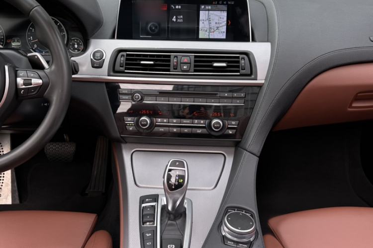 Used BMW 6 Series 2016 640i xDrive Convertible Coupé Gear Lever