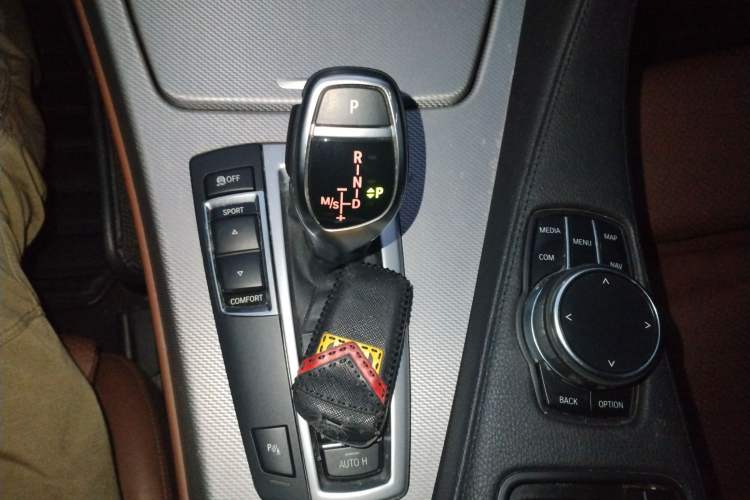 Used BMW 6 Series 2016 640i Convertible Coupe Gear Lever