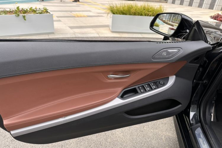 Used BMW 6 Series 2016 640i xDrive Convertible Coupé Interior 11
