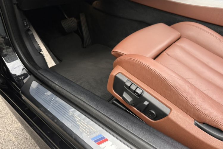 Used BMW 6 Series 2016 640i xDrive Convertible Coupé Interior 3