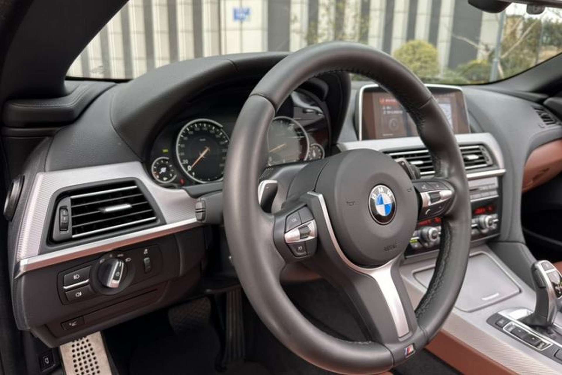 Used BMW 6 Series 2016 640i xDrive Convertible Coupé Interior 8