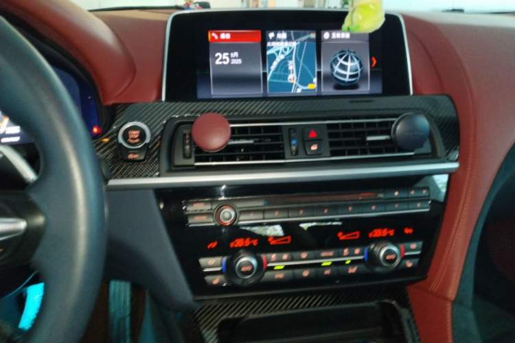 Used BMW 6 Series 2016 640i xDrive Convertible Coupé Interior 3