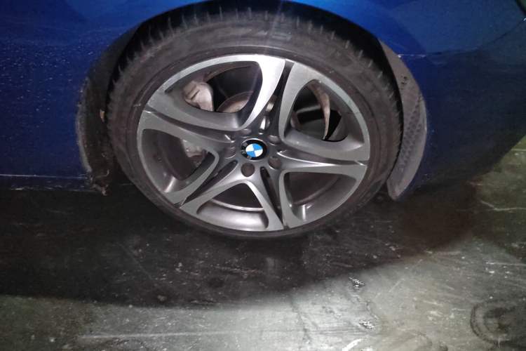 Used BMW 6 Series 2016 640i Convertible Coupe Right Front Wheel Hub