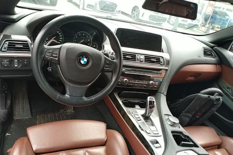 Used BMW 6 Series 2016 640i Convertible Coupe Center Console