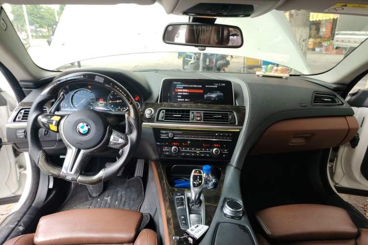 Used BMW 6 Series 2016 640i xDrive Gran Coupe Center Console