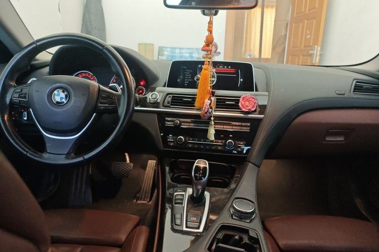 Used BMW 6 Series 2016 640i Gran Coupe Center Console