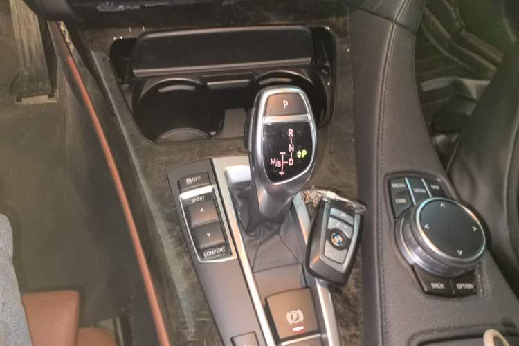 Used BMW 6 Series 2016 640i Coupe Gear Lever