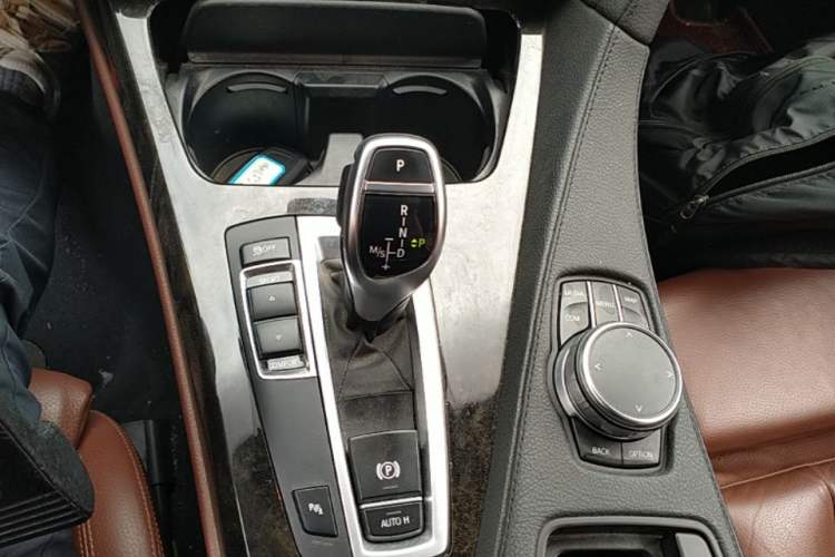 Used BMW 6 Series 2016 640i Convertible Coupe Gear Lever