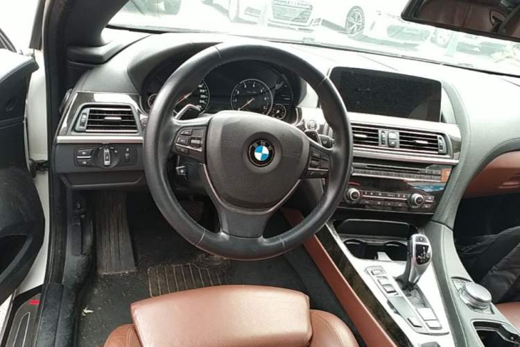 Used BMW 6 Series 2016 640i Convertible Coupe Steering Wheel