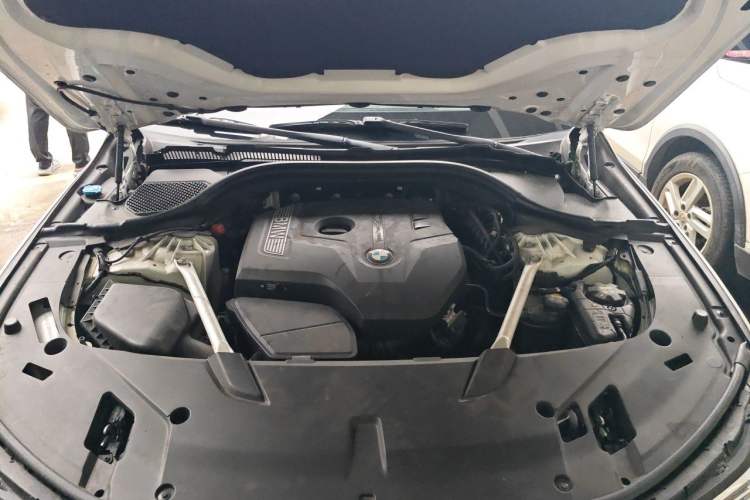 Used BMW 6 Series  Engine Bay