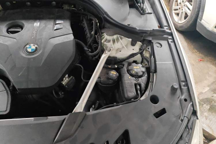 Used BMW 6 Series  Engine Bay Left