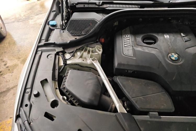 Used BMW 6 Series  Engine Bay Right