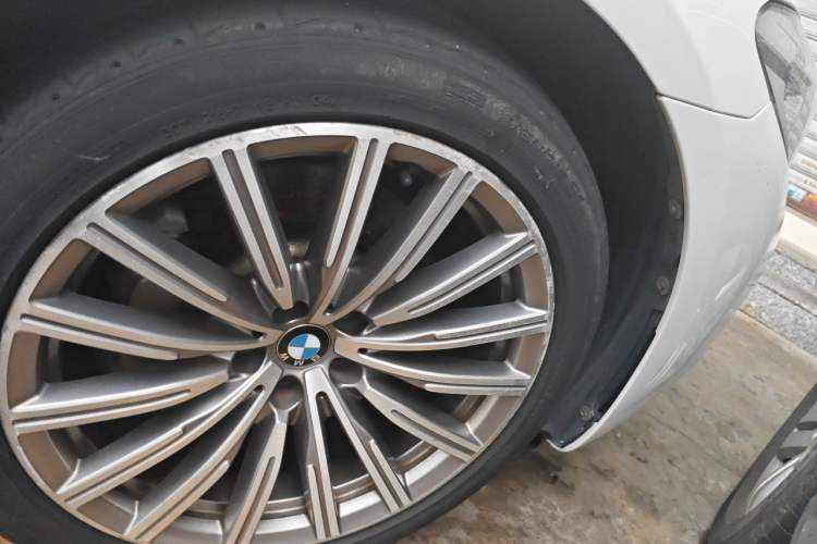 Used BMW 6 Series  Right Front Wheel Hub