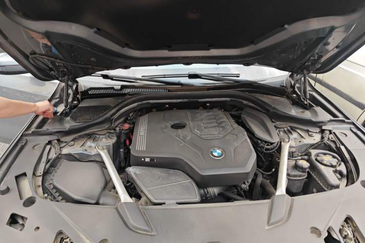 Used BMW 6 Series  Engine Bay
