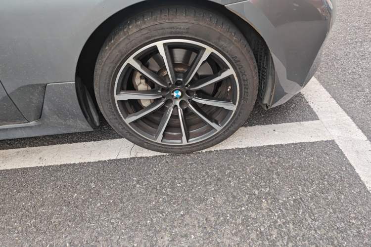 Used BMW 6 Series  Right Front Wheel Hub