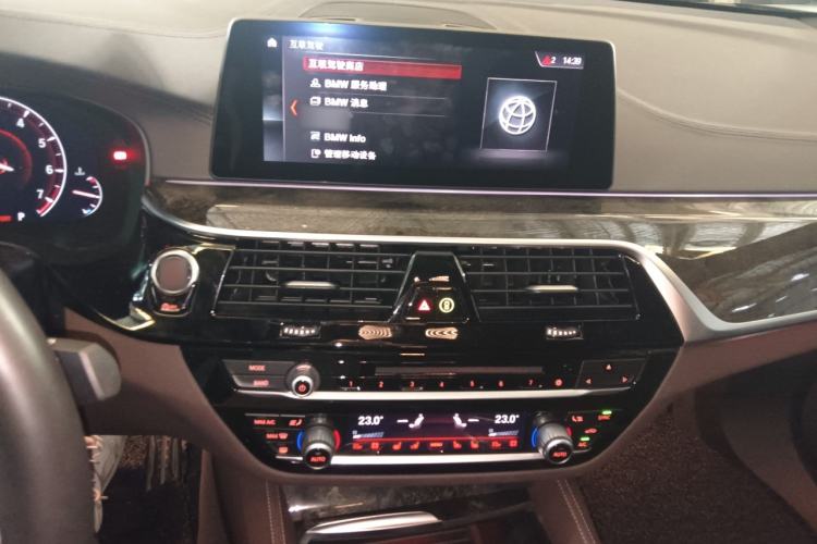 Used BMW 6 Series GT 2018 640i xDrive M Sport Package Audio And AC Panel