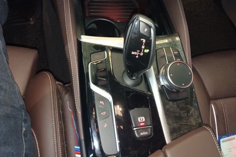 Used BMW 6 Series GT 2018 640i xDrive M Sport Package Gear Lever