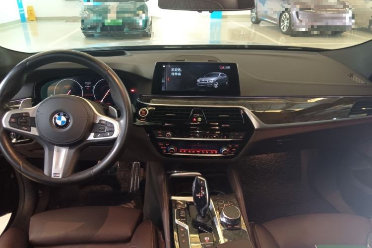 Used BMW 6 Series GT 2018 640i xDrive M Sport Package Interior 2
