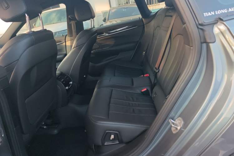 Used BMW 6 Series GT 2020 630i M Sport Package Interior 1