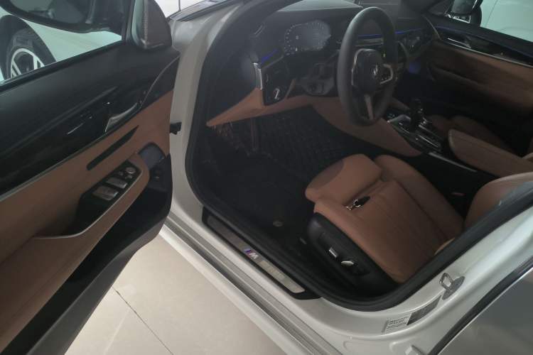 Used BMW 6 Series GT 2021 630i M Sport Package Driver Seat