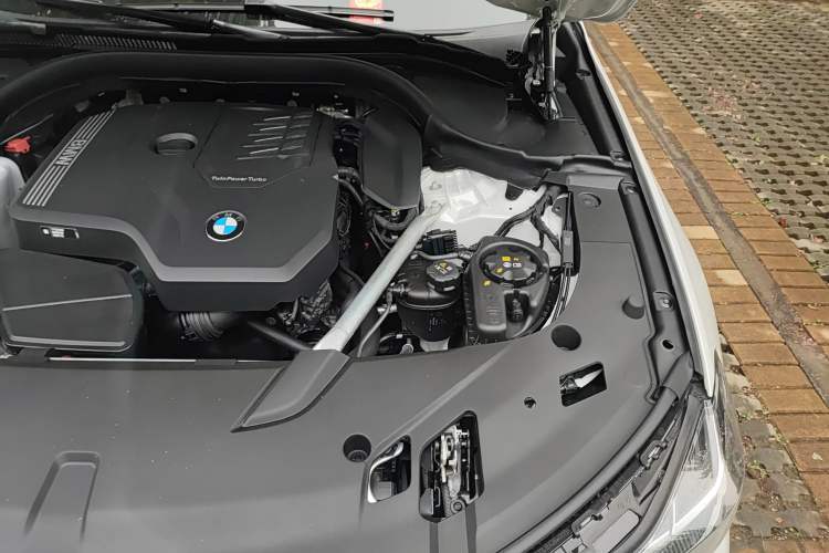 Used BMW 6 Series GT 2022 630i Luxury Design Package Engine Bay Left