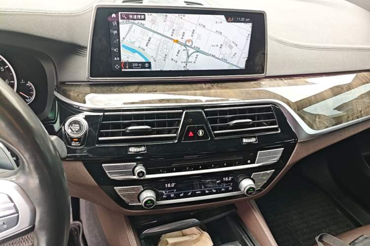 Used BMW 6 Series GT 2018 640i xDrive M Sport Package Audio And AC Panel