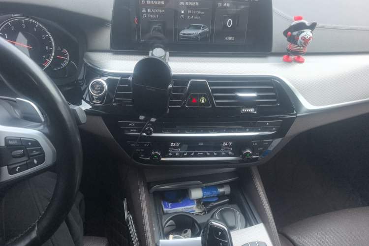 Used BMW 6 Series GT 2018 640i xDrive M Sport Package Audio And AC Panel