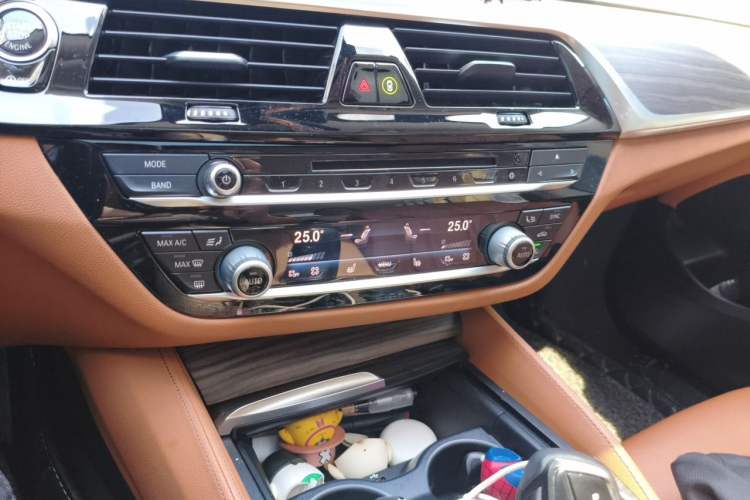 Used BMW 6 Series GT 2018 630i M Sport Package Audio And AC Panel