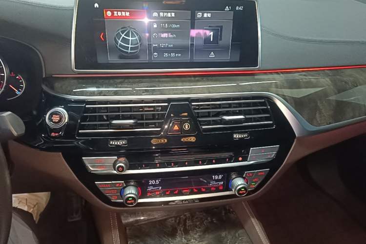 Used BMW 6 Series GT 2018 640i xDrive M Sport Package Audio And AC Panel