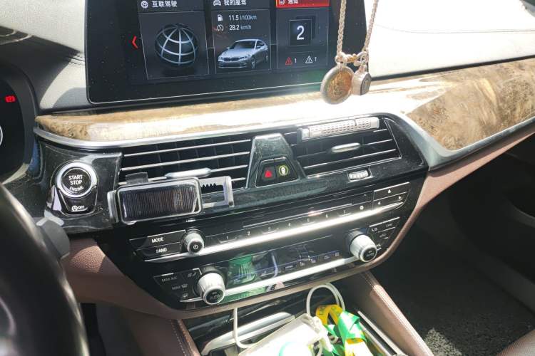 Used BMW 6 Series GT 2018 640i xDrive M Sport Package Audio And AC Panel