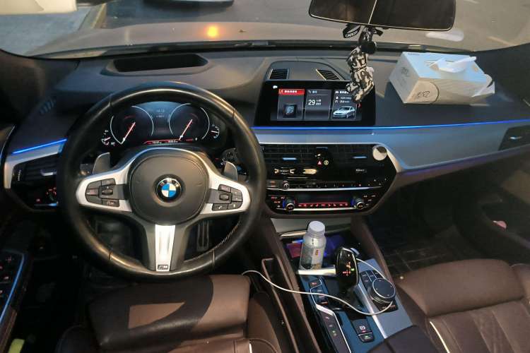 Used BMW 6 Series GT 2018 640i xDrive M Sport Package Center Console