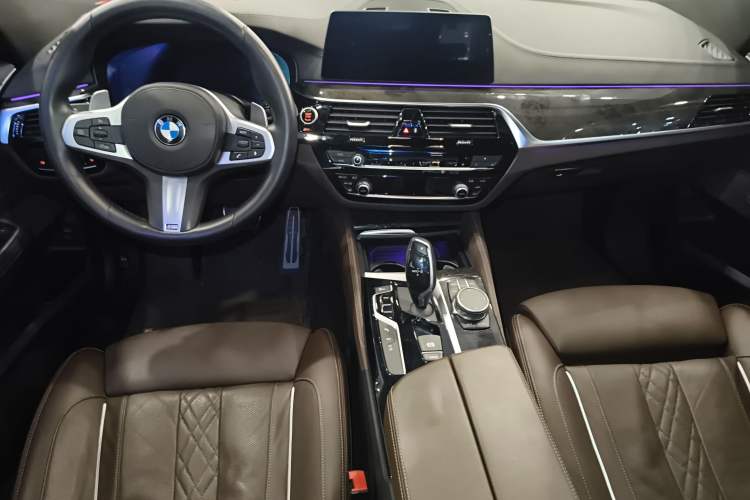 Used BMW 6 Series GT 2018 640i xDrive M Sport Package Center Console