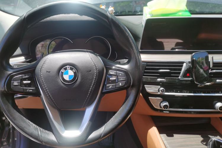 Used BMW 6 Series GT 2018 630i Luxury Design Package Center Console