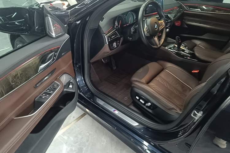 Used BMW 6 Series GT 2018 640i xDrive M Sport Package Driver Seat