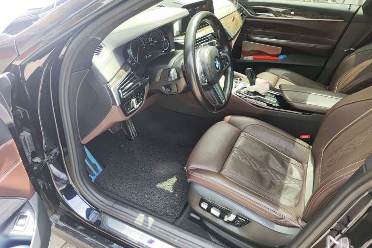 Used BMW 6 Series GT 2018 640i xDrive M Sport Package Driver Seat