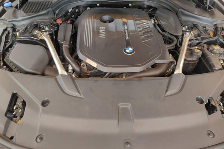 Used BMW 6 Series GT 2018 640i xDrive M Sport Package Engine Bay