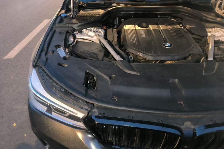 Used BMW 6 Series GT 2018 640i xDrive M Sport Package Engine Bay Right