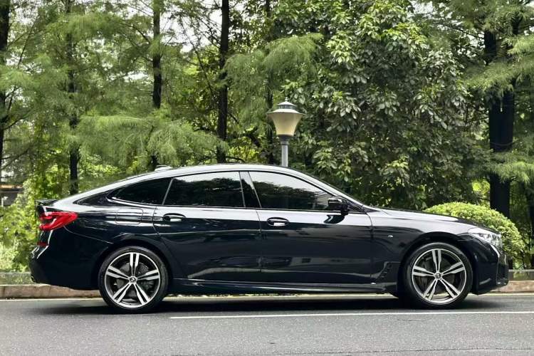 Used BMW 6 Series GT 2018 640i xDrive M Sport Package Exterior 8