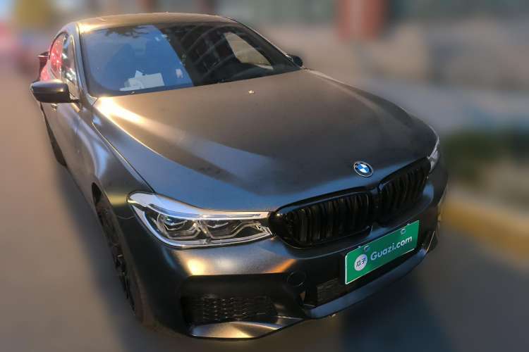 Used BMW 6 Series GT 2018 640i xDrive M Sport Package Front Right 45 Deg