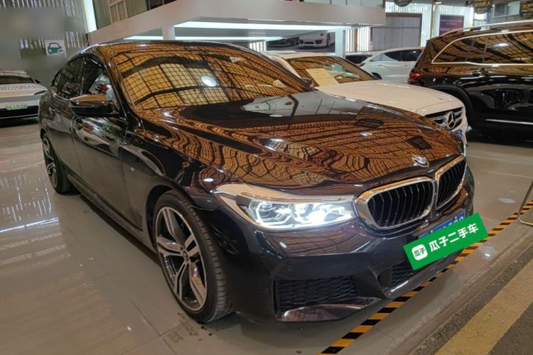 Used BMW 6 Series GT 2018 640i xDrive M Sport Package Front Right 45 Deg